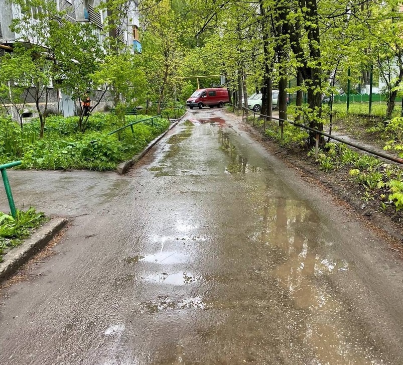 Шалабаев дал поручение отремонтировать тротуары вдоль проспекта Ленина