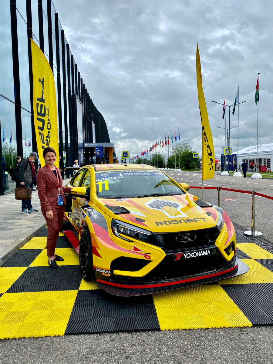 На ПМЭФ-2022 показали гоночную LADA Vesta NG TCR