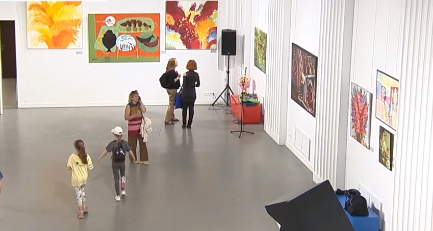 Выставка «Цвет времени» открылась в нижегородском центре культуры «Рекорд»