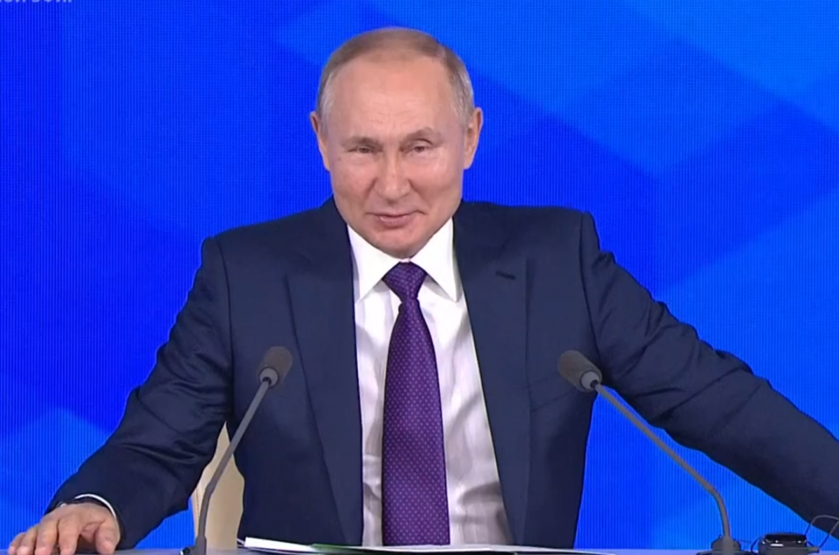 Путин призвал снизить ставку по льготной ипотеке до 7%