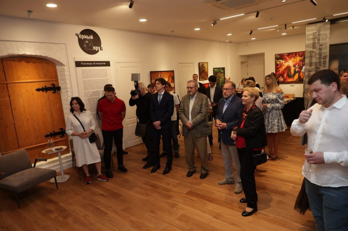 Выставка «Черный пруд. Разговоры об искусстве» открылась в Доме Нижегородской области в Москве