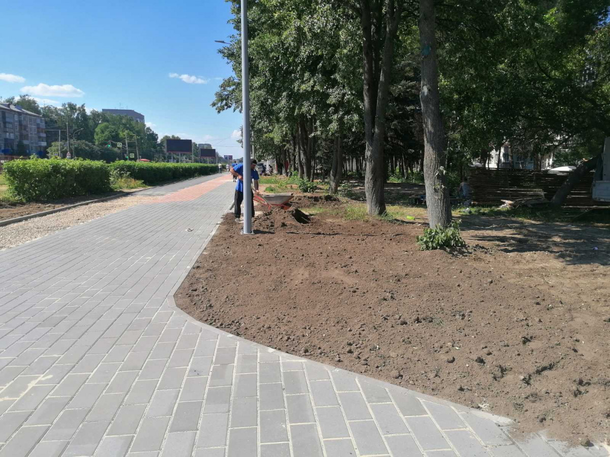 Три общественные территории благоустраивают в Автозаводском районе