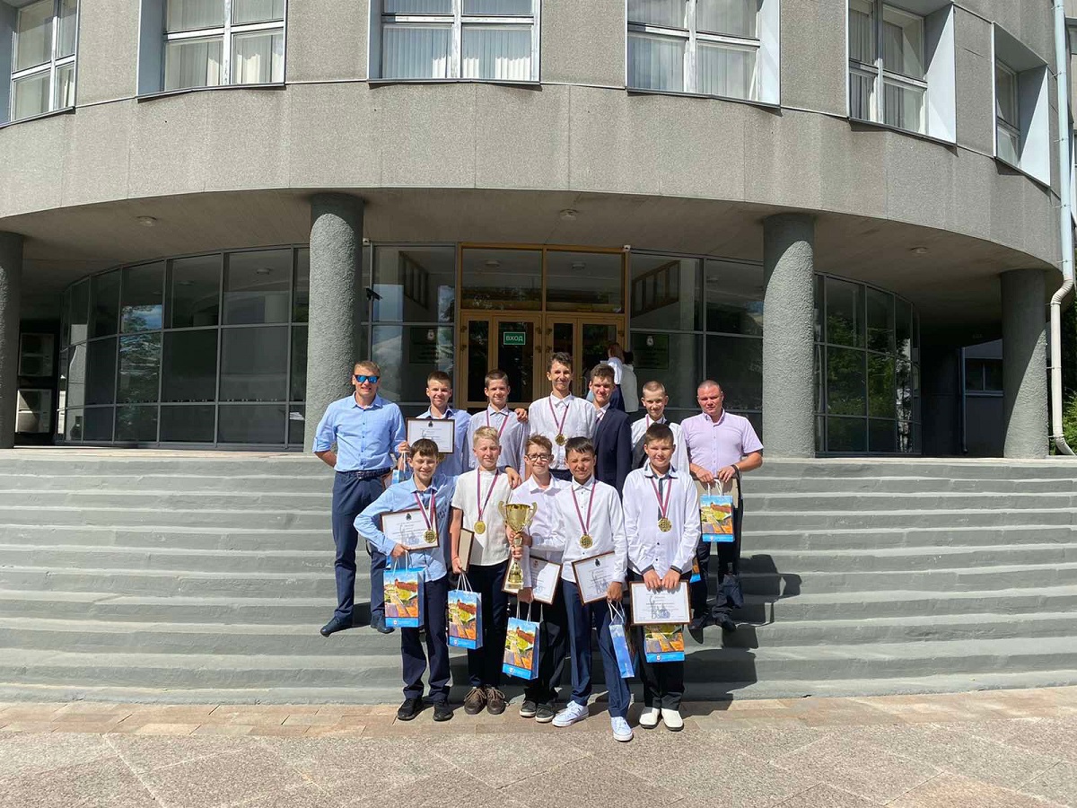 Победителей первенства России по волейболу наградили в Нижнем Новгороде