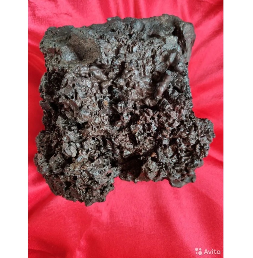 Метеорит, упавший в Самарской области, продают за 3 млн рублей