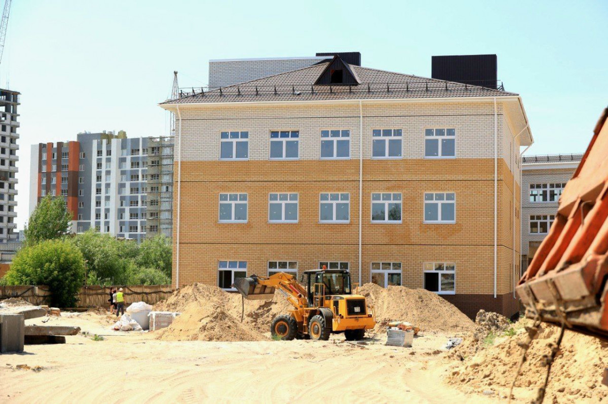 Готовность новой школы в Дзержинске составляет 70%