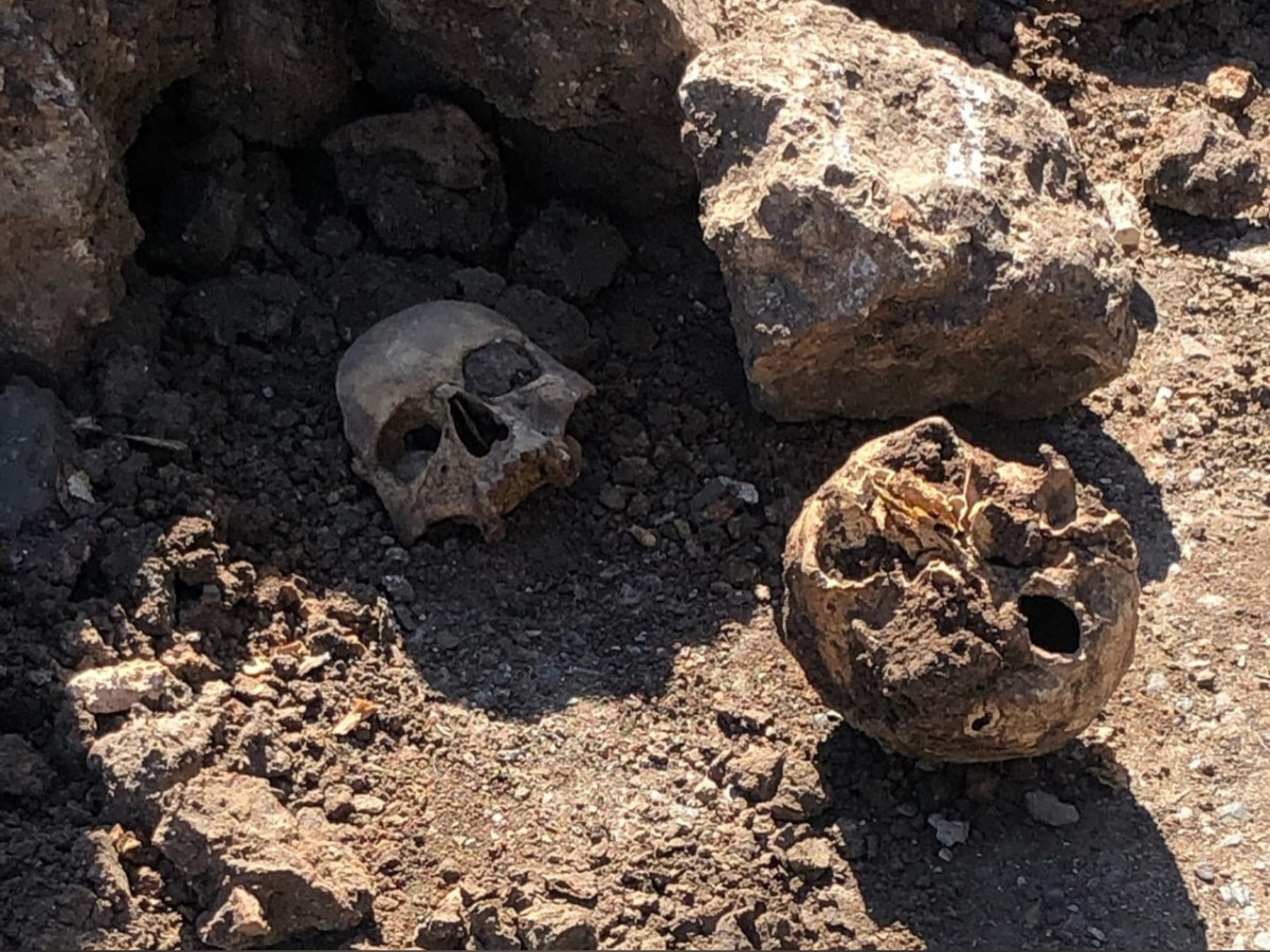 Черепа и кости откопали в центре Большого Мурашкина в ходе ремонтных работ