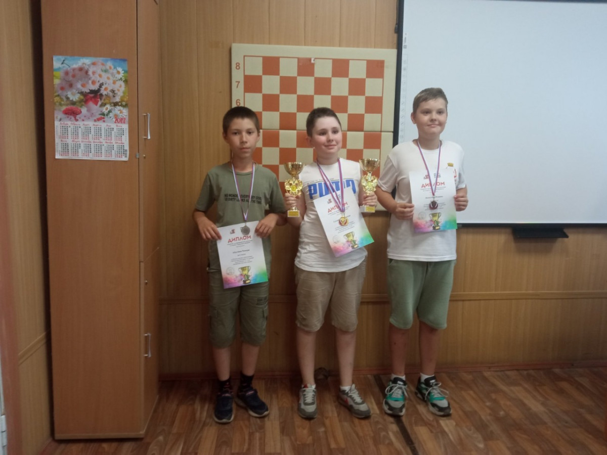 Семь медалей завоевали воспитанники СШ № 17 на соревнованиях по шашкам