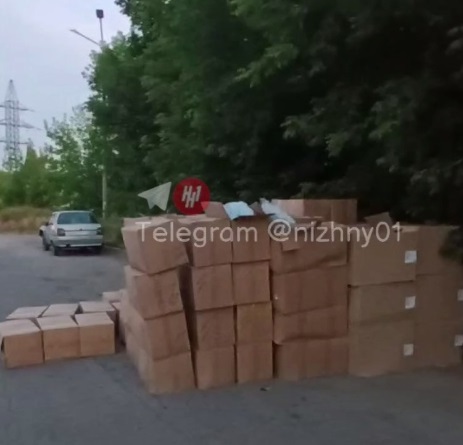 Выброшенные коробки с оборудованием для лечения COVID-19 нашли на Казанском шоссе