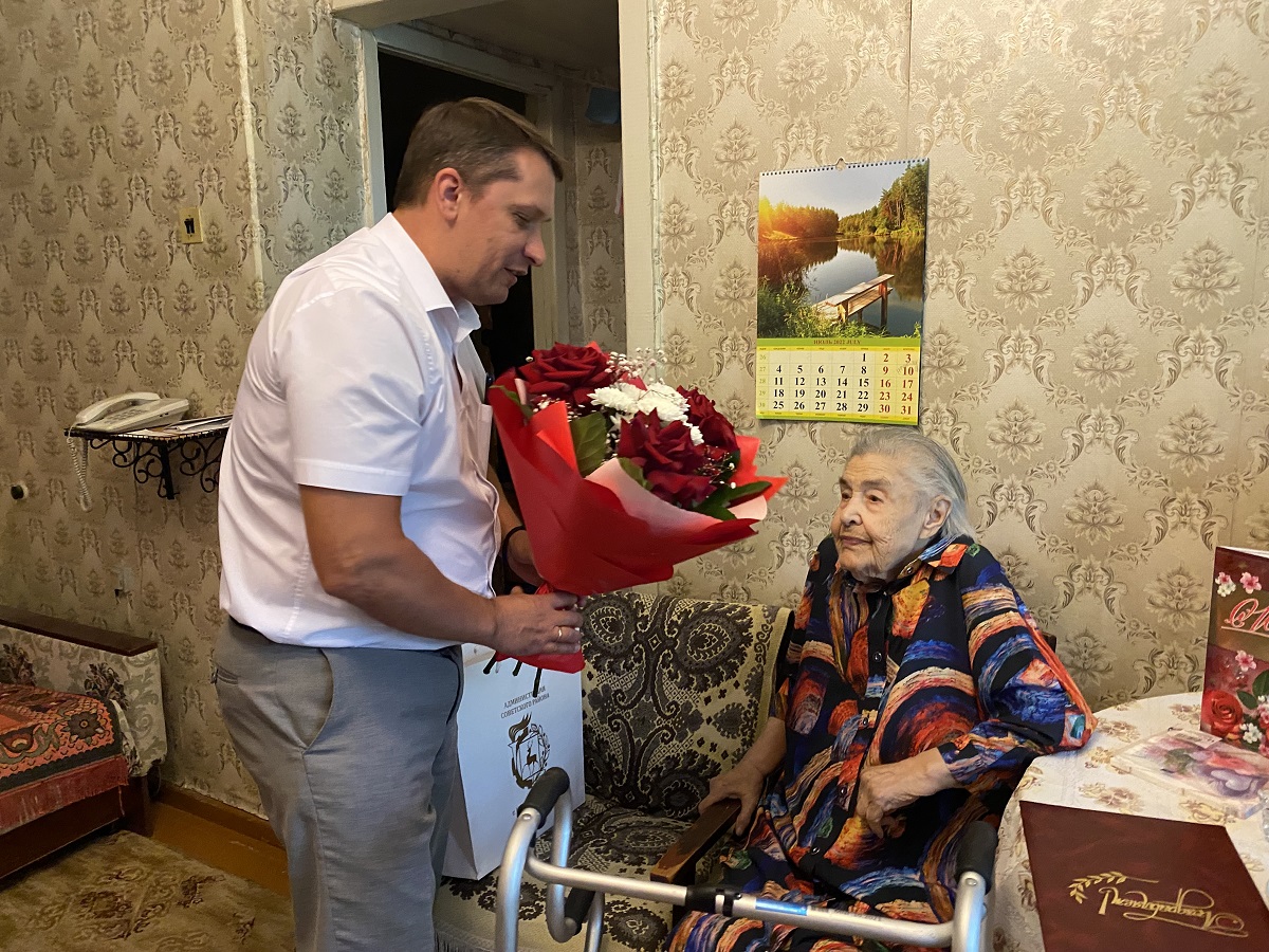 Труженица тыла Людмила Смирнова отметила 100-летний юбилей
