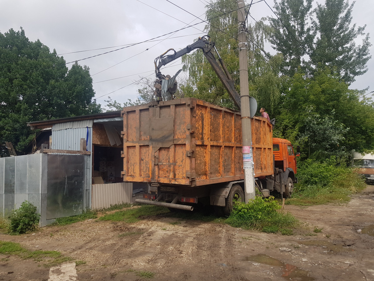 Десять самовольных нестационарных торговых объектов демонтировали в Канавине