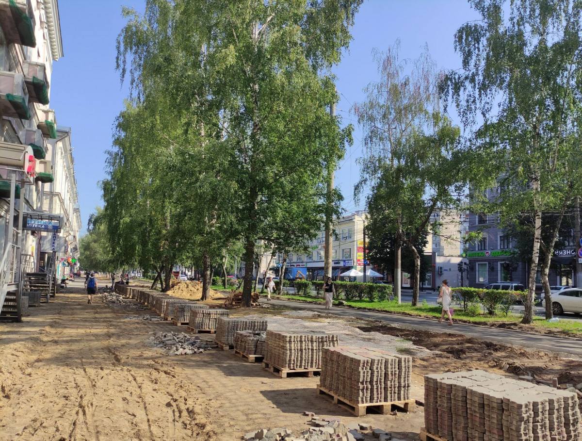 Благоустройство пешеходной зоны улицы Коминтерна продолжается в Нижнем Новгороде