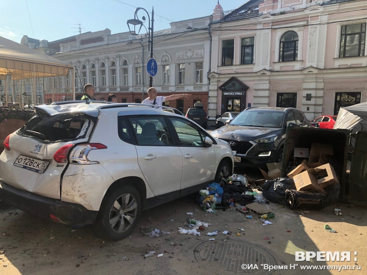 Появилось видео съезда большегруза с Почтового съезда