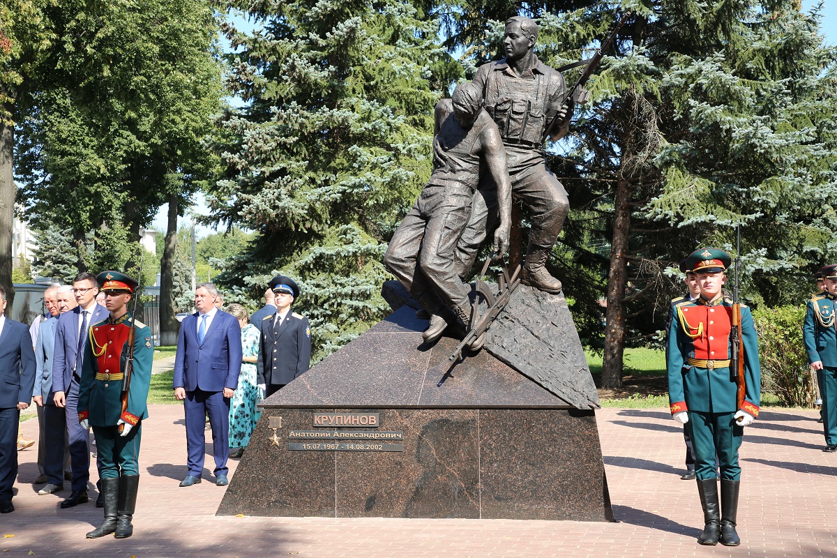 В Городце открыли монумент, посвященный погибшему сотруднику УФСБ