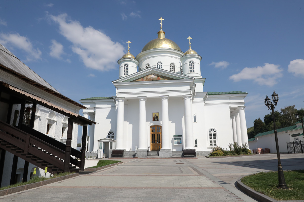 Глеб Никитин принял участие в церемонии закладки Святых врат Благовещенского мужского монастыря