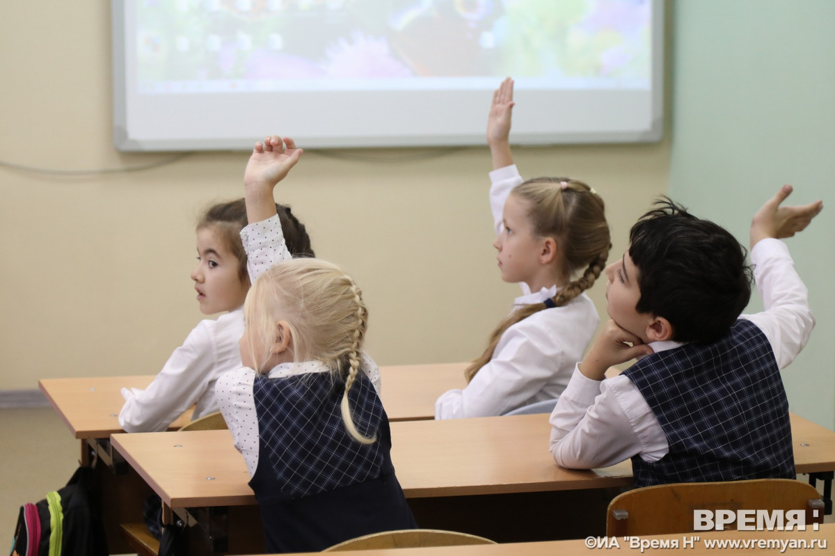 Жители Дзержинска пожаловались на нехватку учителей в школе №14