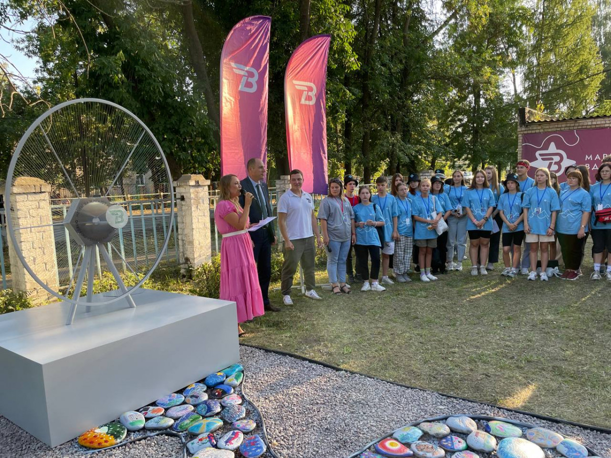 Нижегородские подростки создали космический арт-объект и подарили его городу