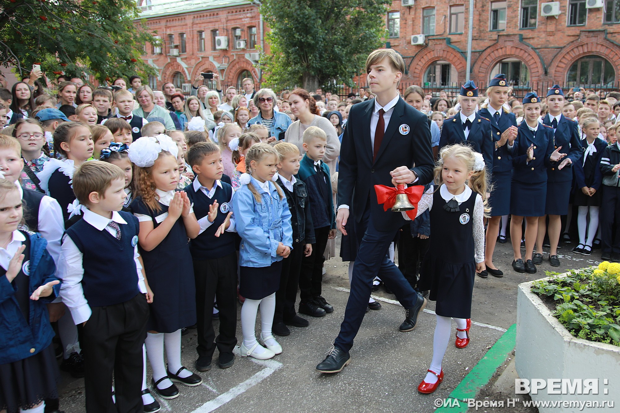 Новости нижнего новгорода выпуск сегодняшний. Гимназия 1 Нижний Новгород. Школа 132 Нижний Новгород.