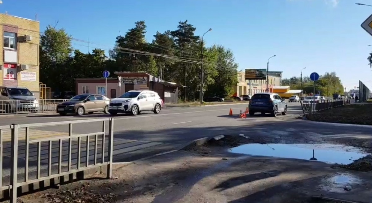 Автоледи сбила двух пешеходов в Дзержинске