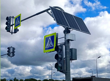 В Нижнем Новгороде заработал первый светофор на солнечных батареях