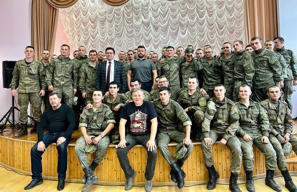 Депутат Госдумы встретился с участниками спецоперации