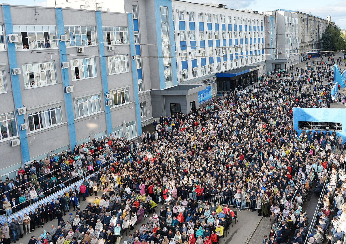 Сайт новости н. 1 Сентября в России. Самая большая школа в Нижнем Новгороде. События сентября. Нижний Новгород население 2022.