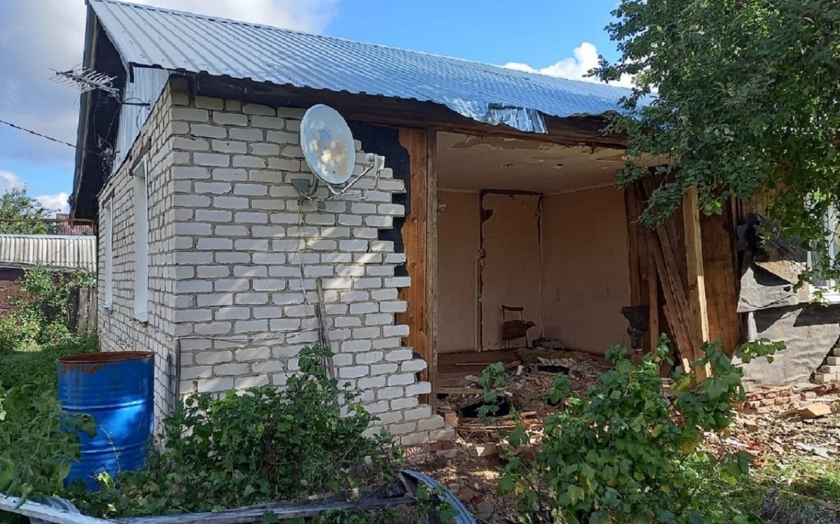 Семье, дом которой разрушила груженая фура, окажут помощь