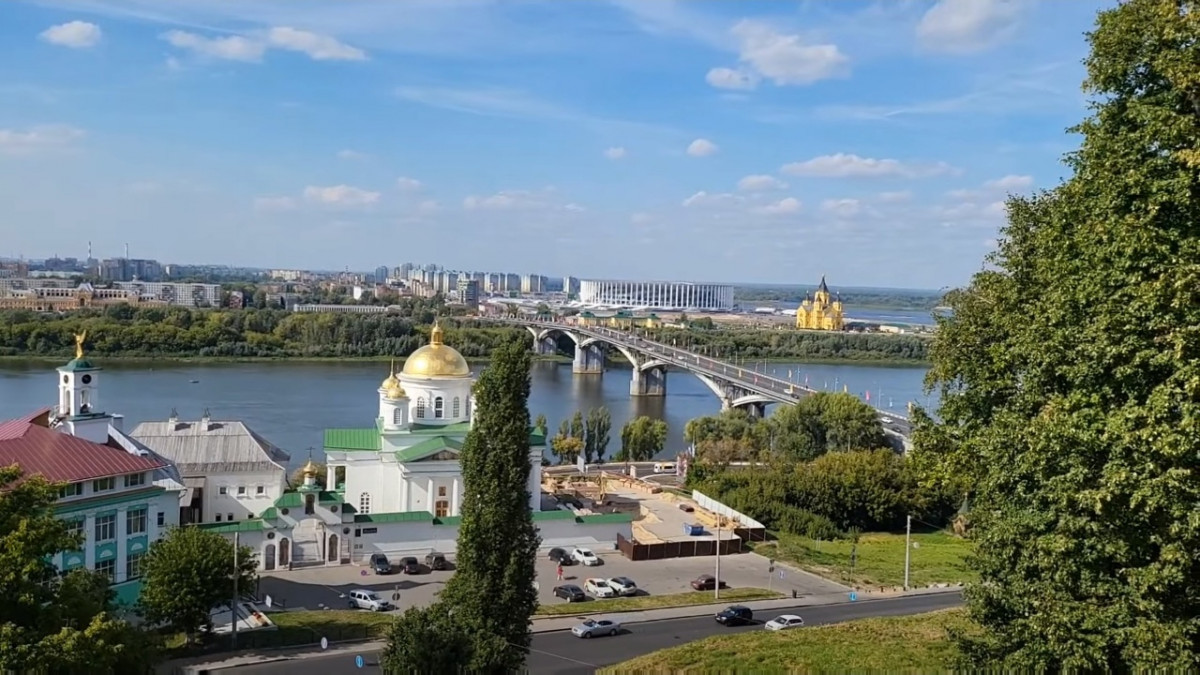 Комик Алексей Щербаков выложил видео о своей прогулке по Арзамасу и Нижнему Новгороду