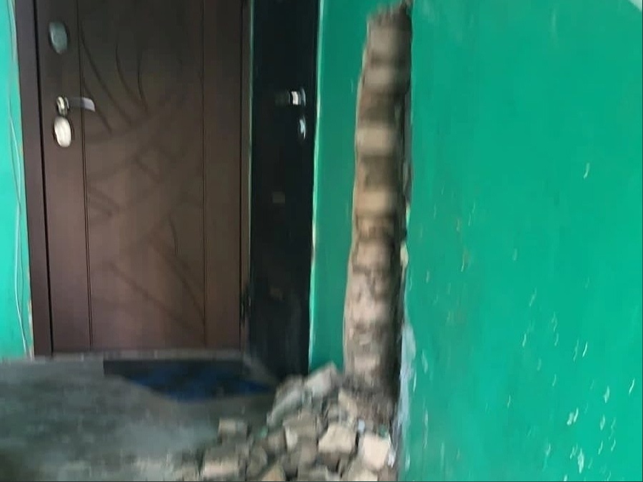 ДУК сломал часть стены в квартире на Ватутина в Дзержинске