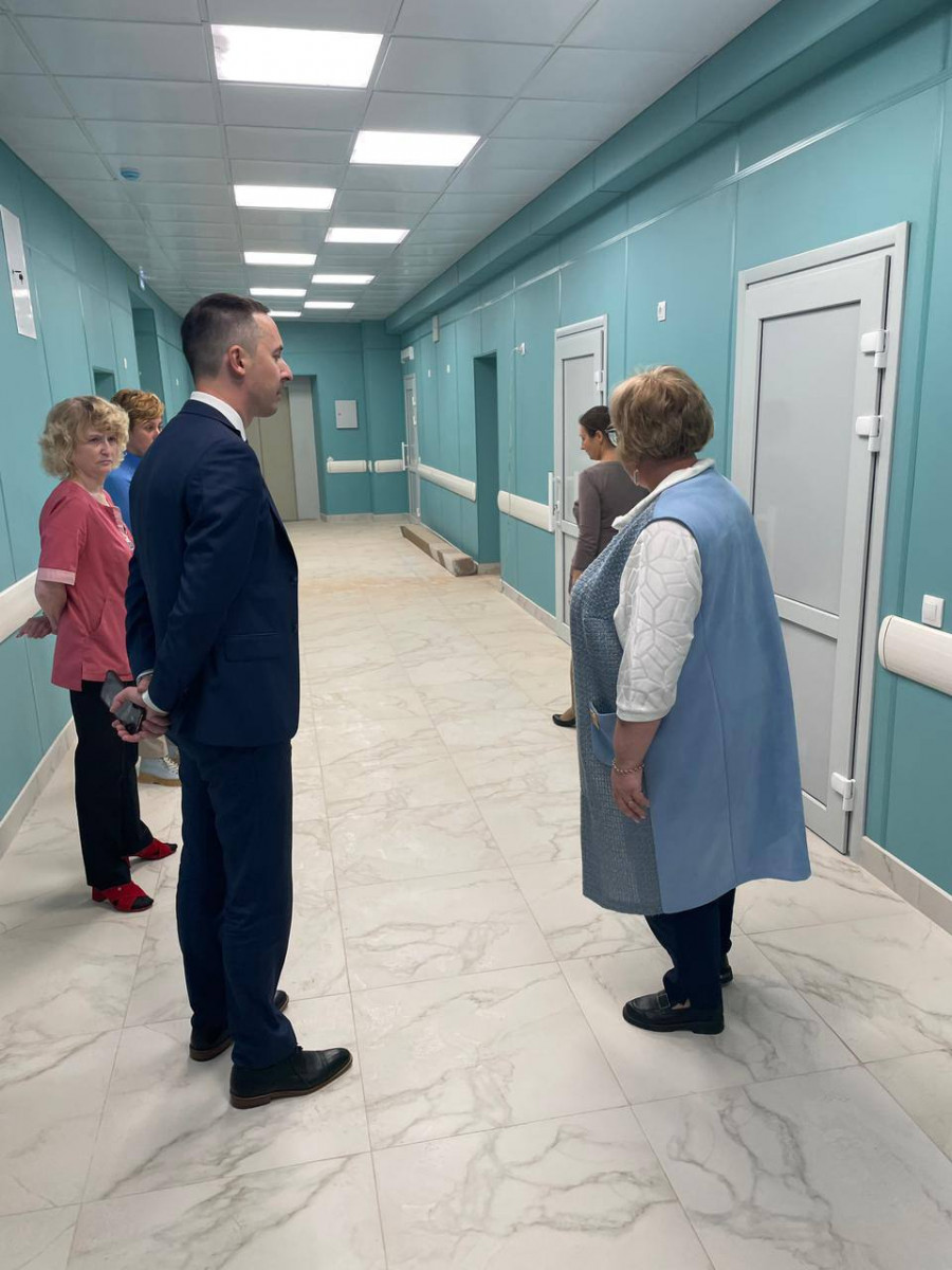 Мелик-Гусейнов проинспектировал ход ремонта нижегородской поликлиники №21