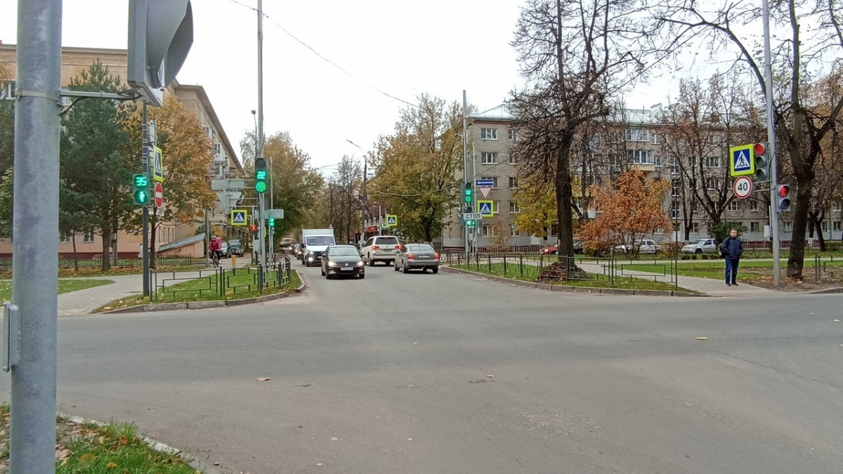Новый светофор установили на пересечении проспекта Ильича и улицы Ватутина в Нижнем Новгороде