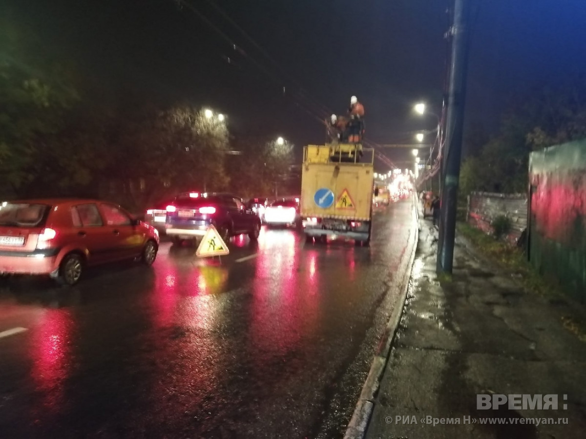 Движение троллейбусов по улице Ванеева приостановлено из-за повреждения проводов