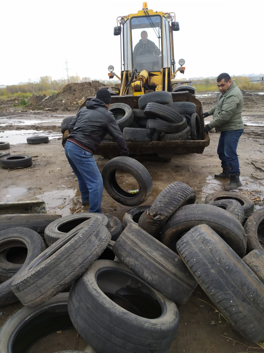 12 тонн отработанных автошин вывезли с территории Московского района