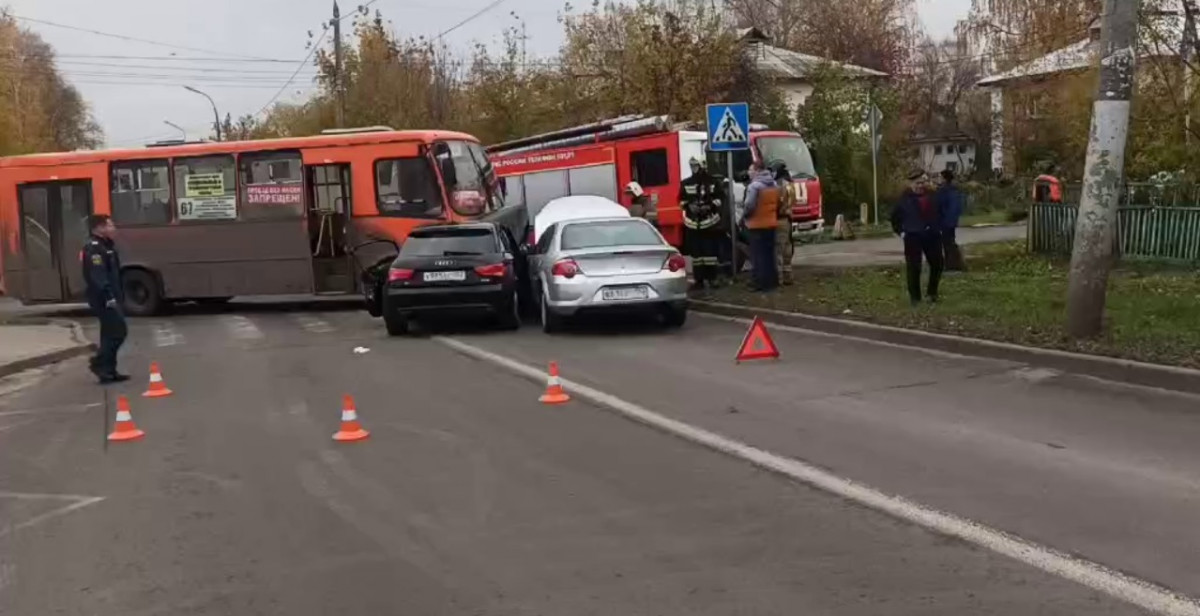 Два человека пострадали в ДТП с маршруткой в Нижнем Новгороде