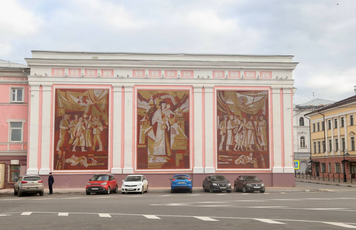 Реставрация триптиха «Связь времён» завершена в Нижнем Новгороде