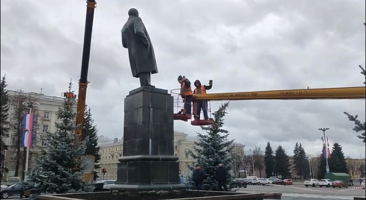 Памятник Ленину демонтировали в Сарове