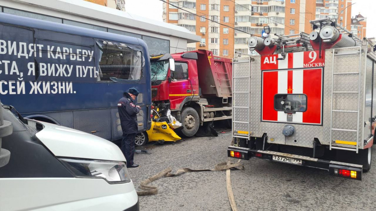 Нижегородский таксист погиб в ДТП в Москве