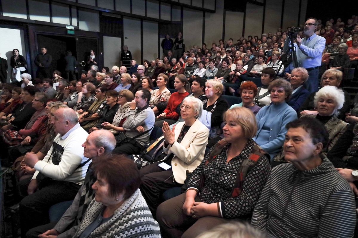 Более 800 нижегородских пенсионеров посетили спектакль в ТЮЗе