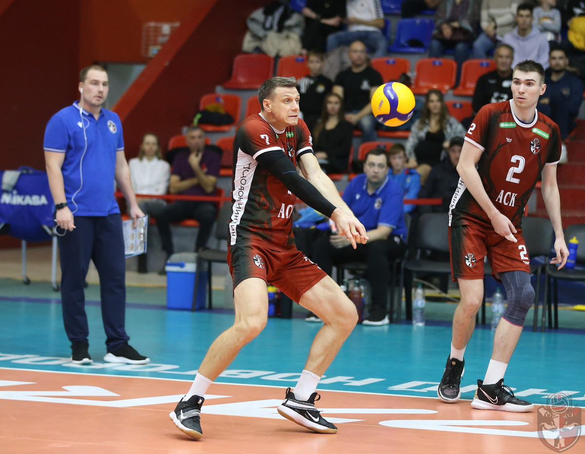 Нижегородские волейболисты всухую проиграли сургутской команде «Газпром-Югра»