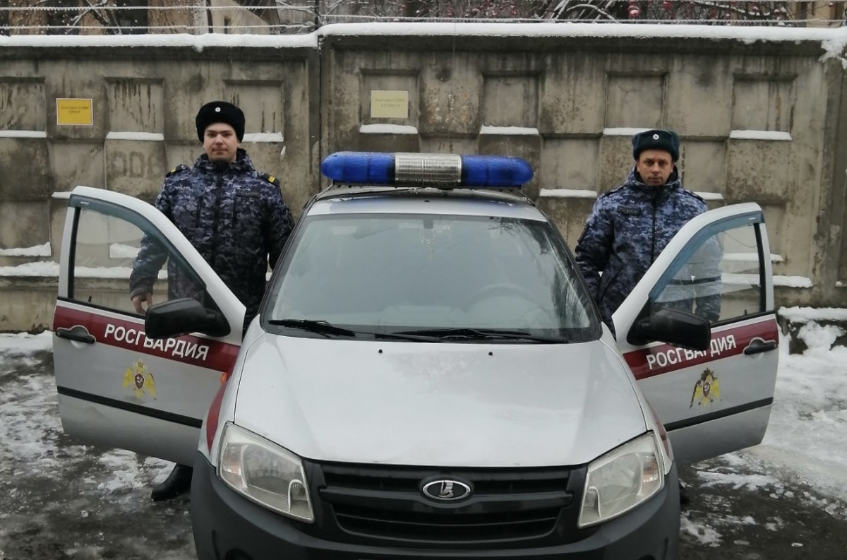В здании Нижегородского облсуда задержали пенсионера с пистолетом