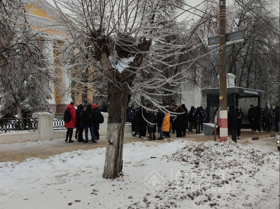 Жители Дзержинска сообщают об эвакуациях школ и техникумов