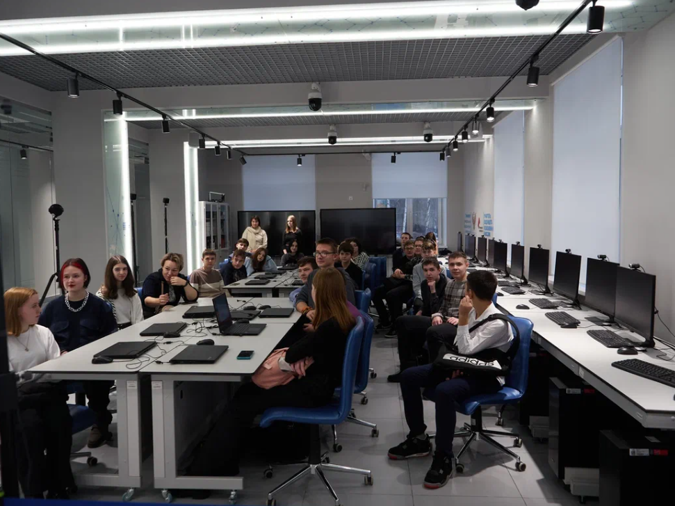 Современные форматы обучения представили нижегородским школьникам в Технопарке Мининского университета