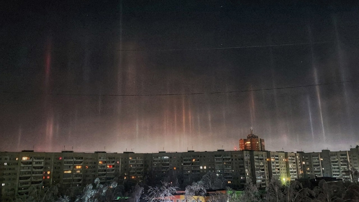 Световые столбы наблюдали жители Дзержинска в ночь на 30 ноября