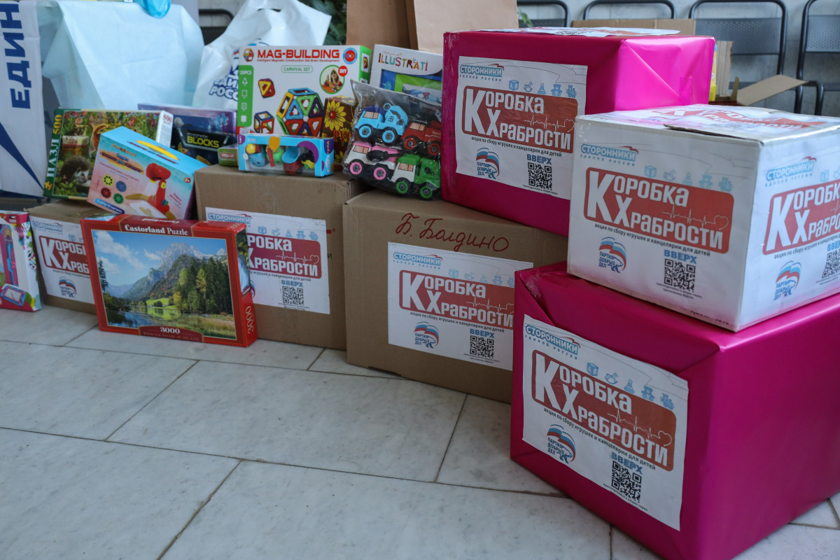 Волонтеры передали в детские больницы Нижегородской области «Коробки храбрости» с игрушками