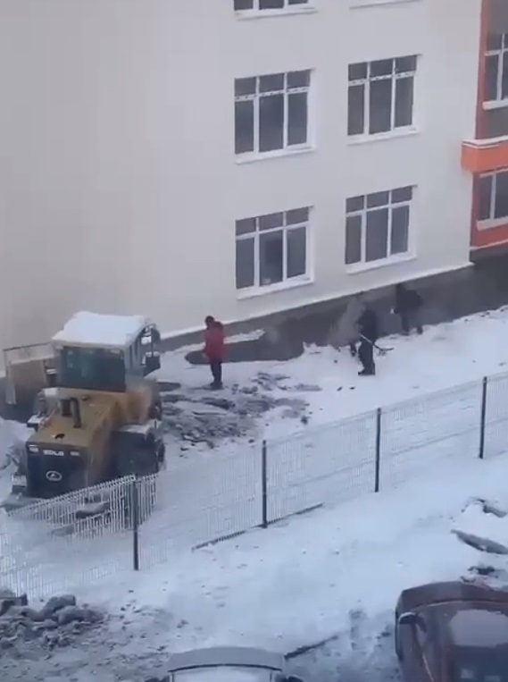 Нижегородские власти прокомментировали укладку асфальта на снег в Новой Кузнечихе