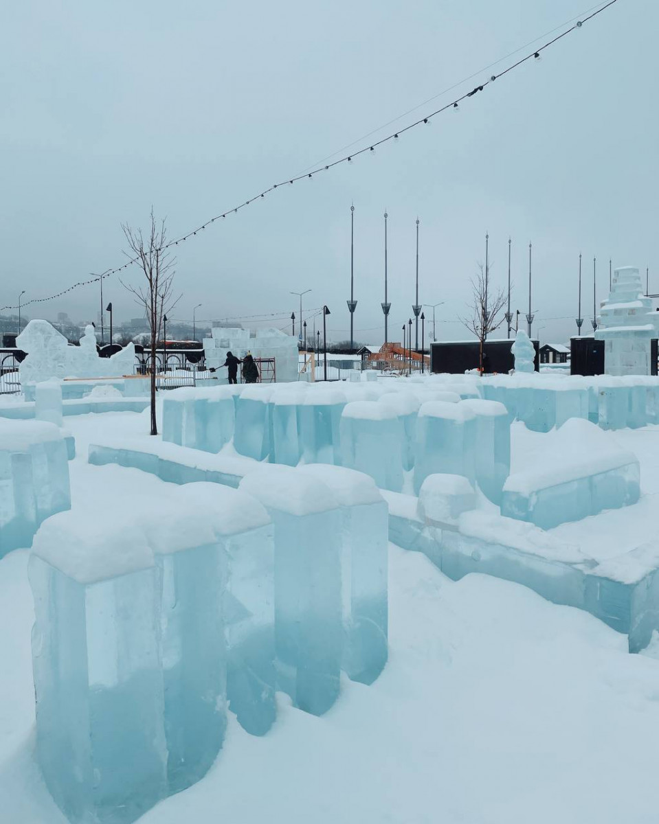 Ледовый городок начали строить на территории Нижегородской ярмарке