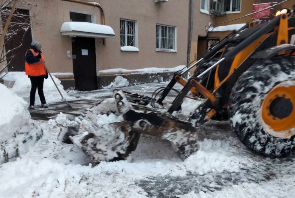 Специалисты нижегородской ГЖИ выявили почти 300 нарушений очистки придомовых территорий от снега