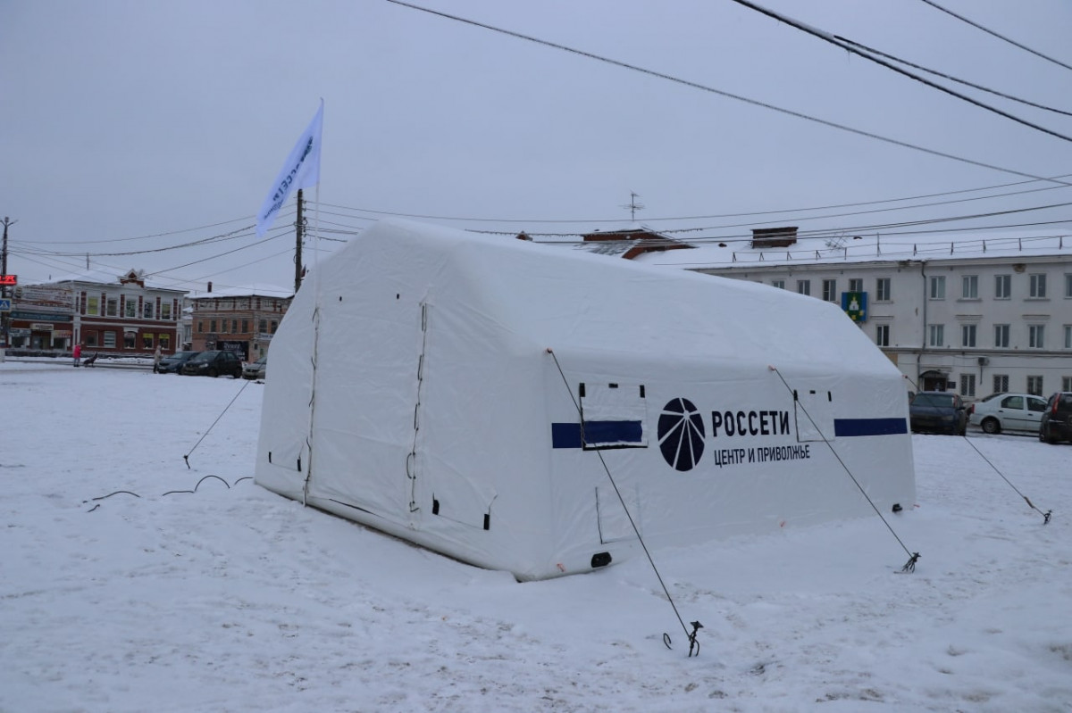 Мобильный пункт по работе с потребителями электроэнергии в Богородске продолжает свою работу