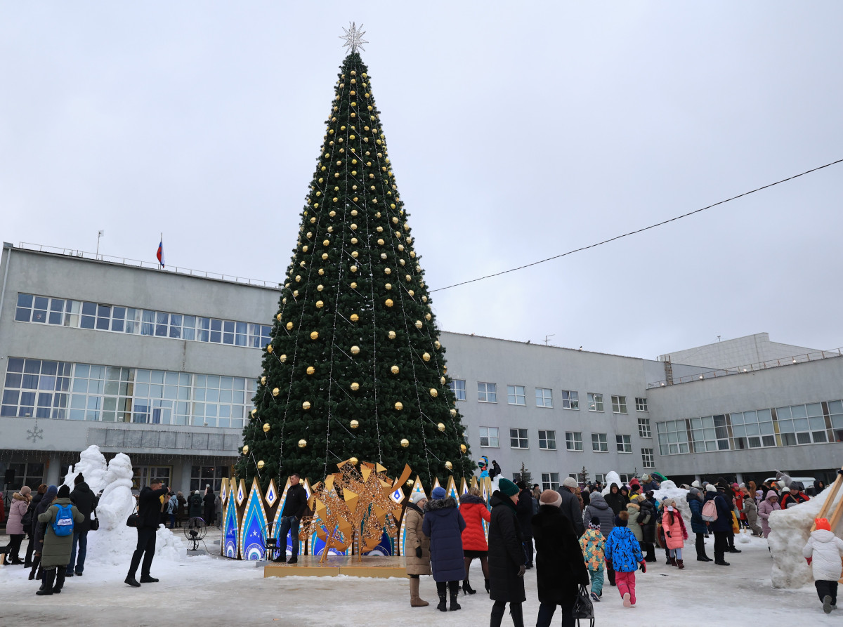 Главная новогодняя площадка открылась в Дзержинске