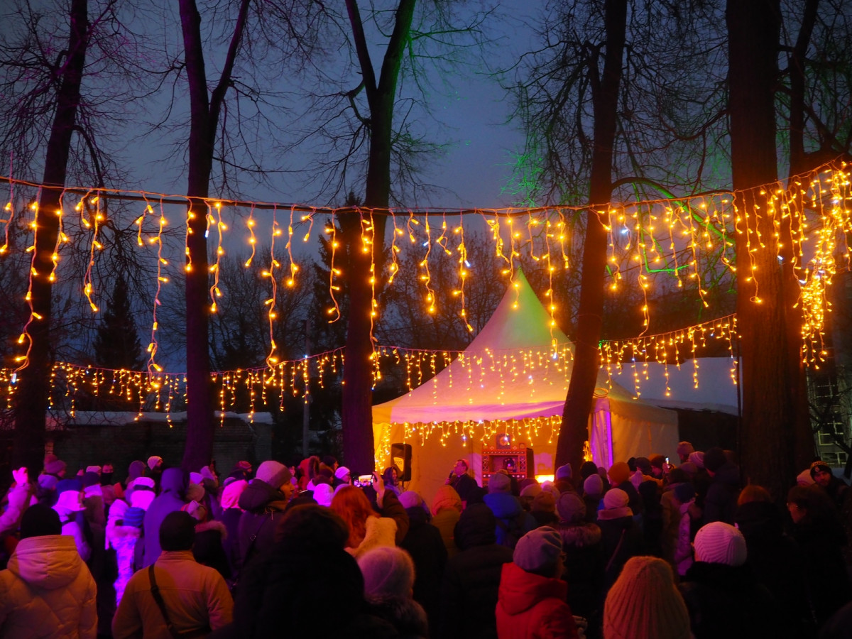 Почти 1 500 человек побывали в нижегородских «Заповедных кварталах» на открытии праздника света