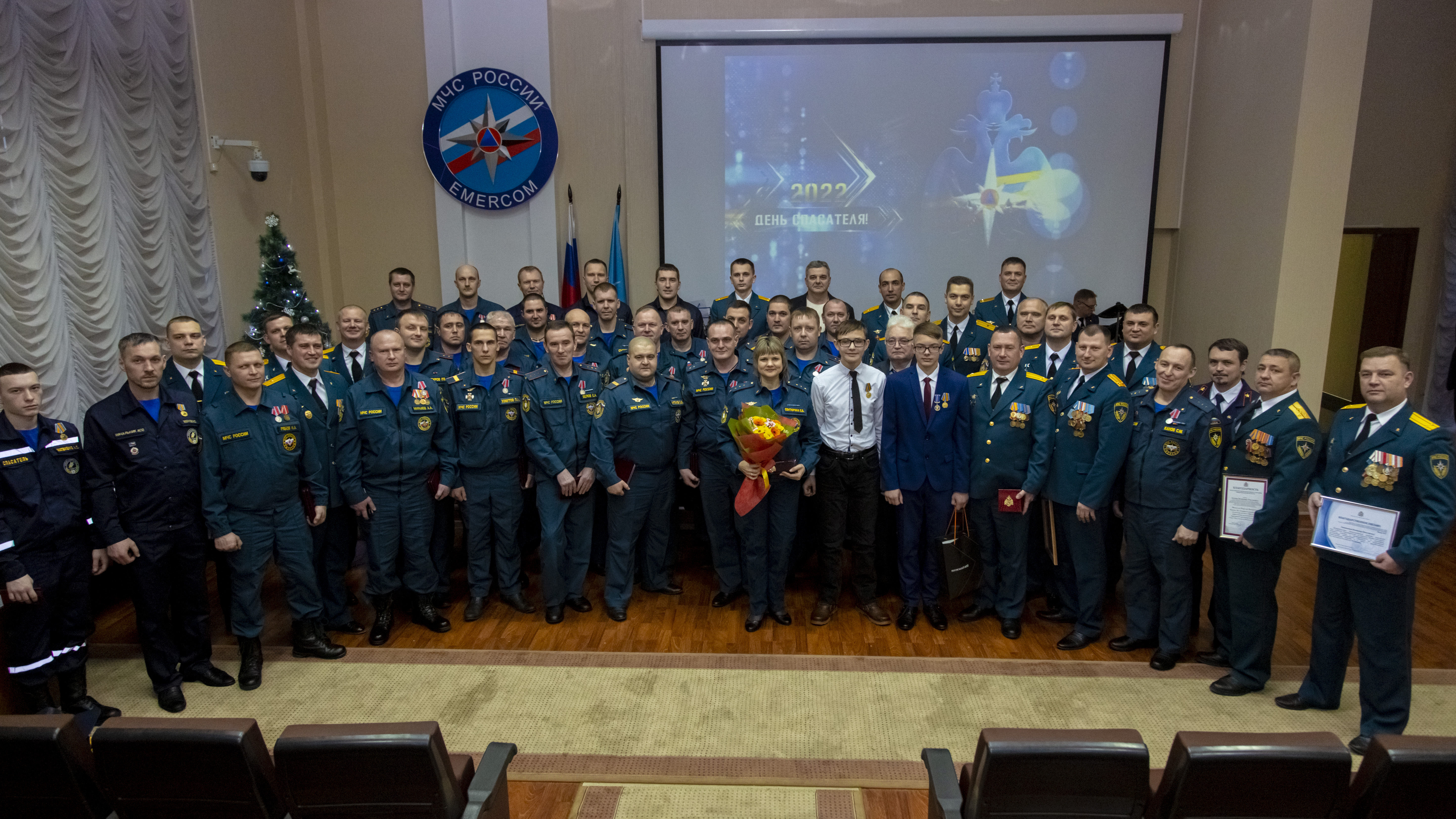 5 декабря нижний новгород. Паньшин Нижний Новгород МЧС. С днем спасателя МЧС. 27 Декабря день спасателя МЧС России. Сотрудник МЧС.